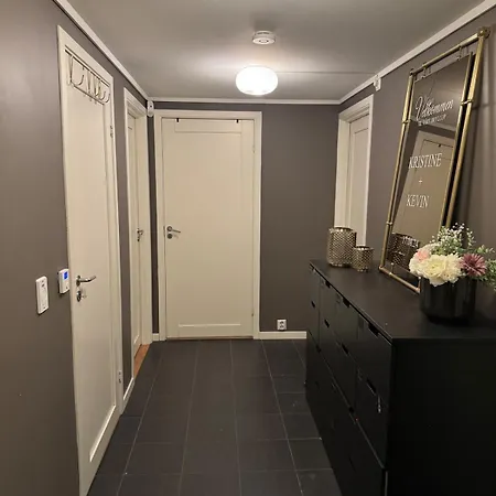 Cozy With Proximity To The Center *