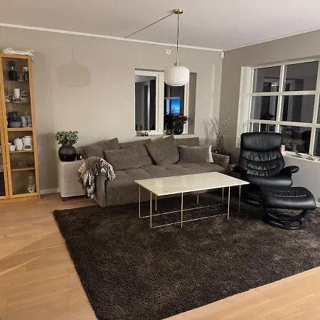 Cozy With Proximity To The Center *