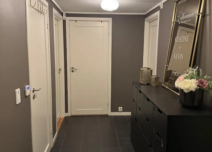 Cozy With Proximity To The Center *