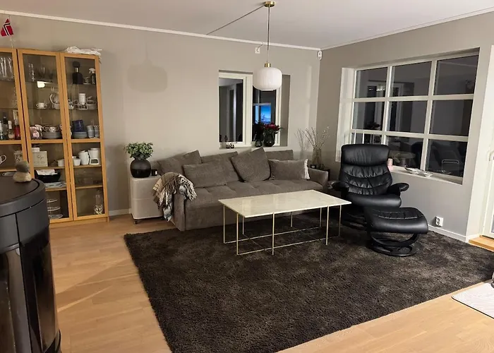 Cozy With Proximity To The Center *